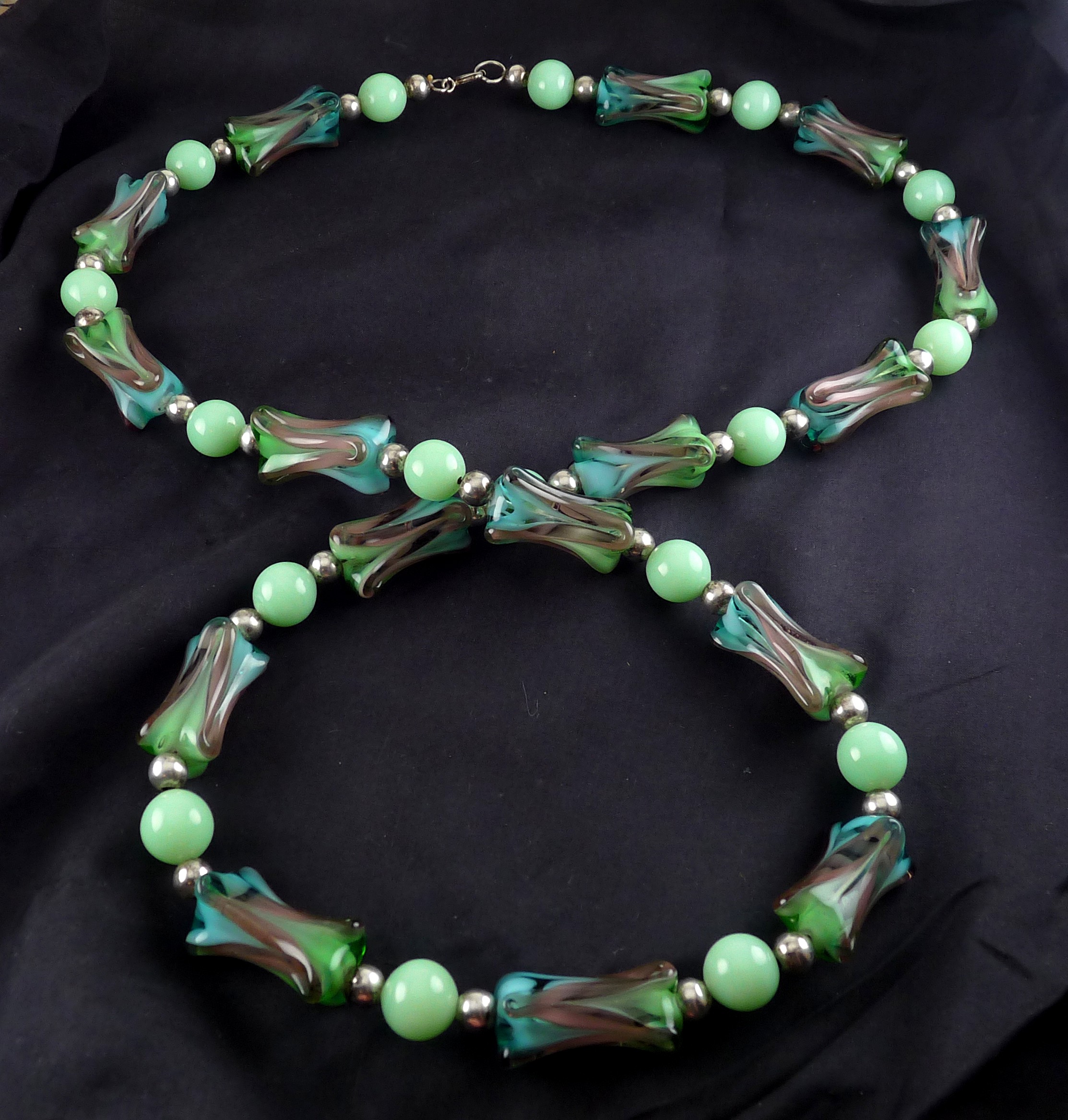 Lampwork_lilac_green_aqua_SS_beads_nk_1.jpg