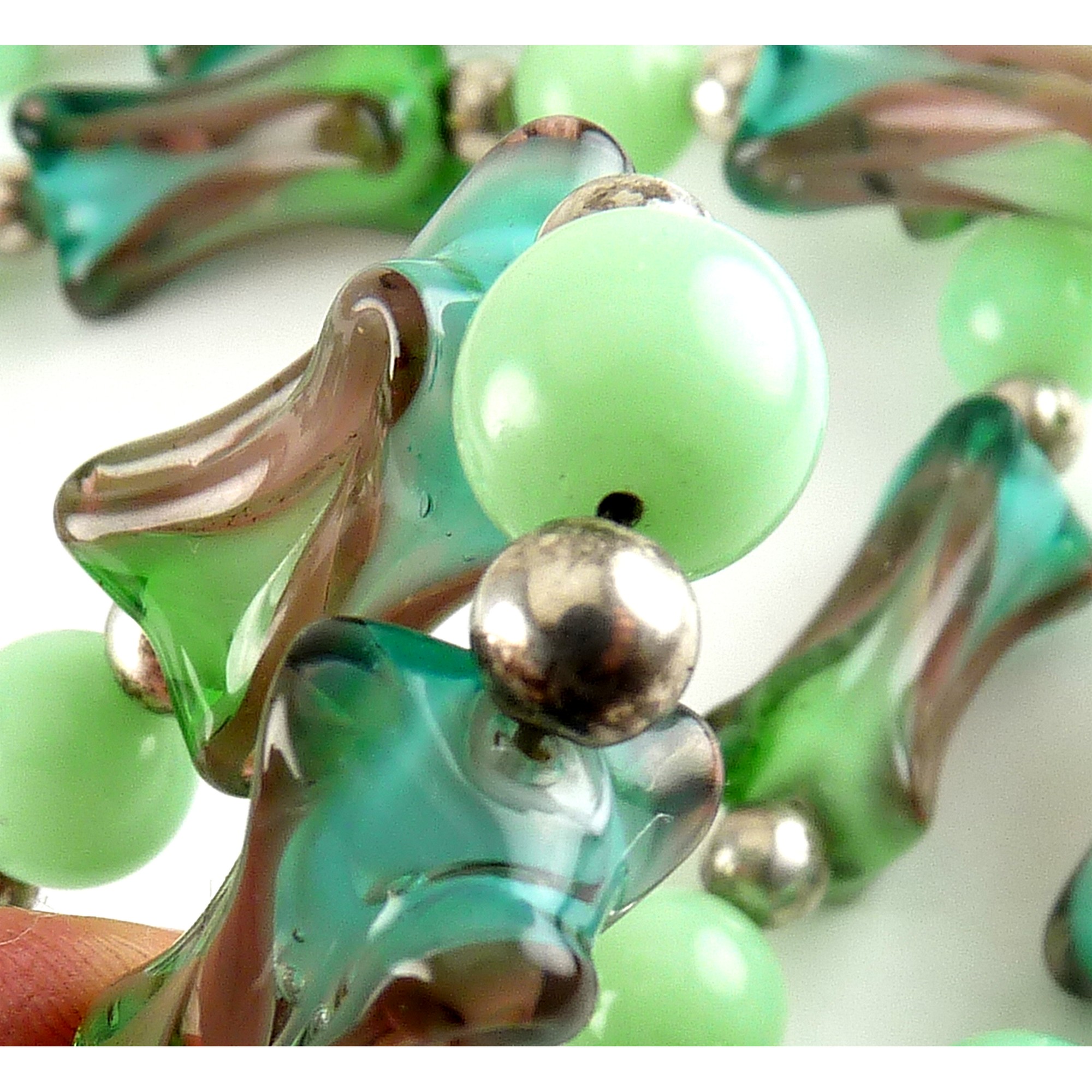 Lampwork_lilac_green_aqua_SS_beads_nk_4.jpg