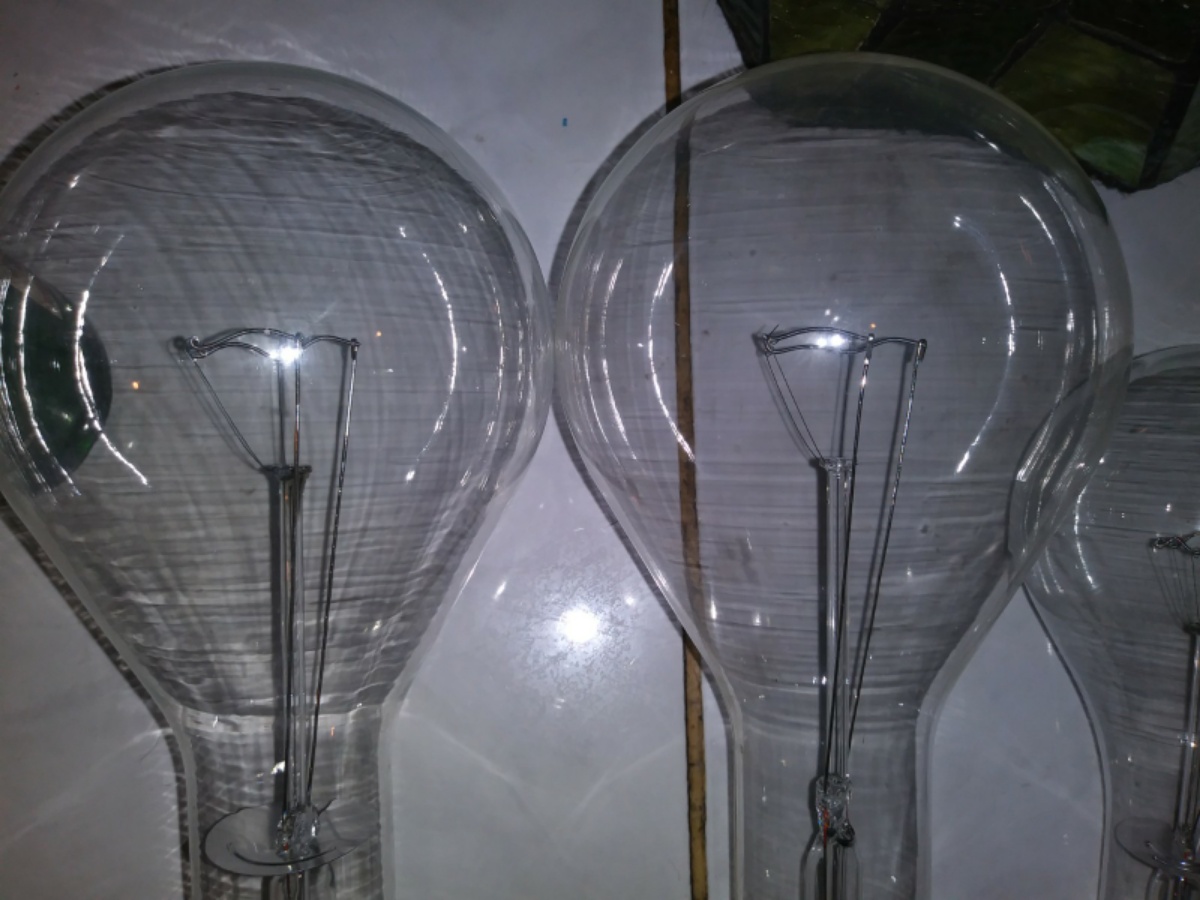 LIGHT BULBS LARGE ANTIQUE 2A.jpg