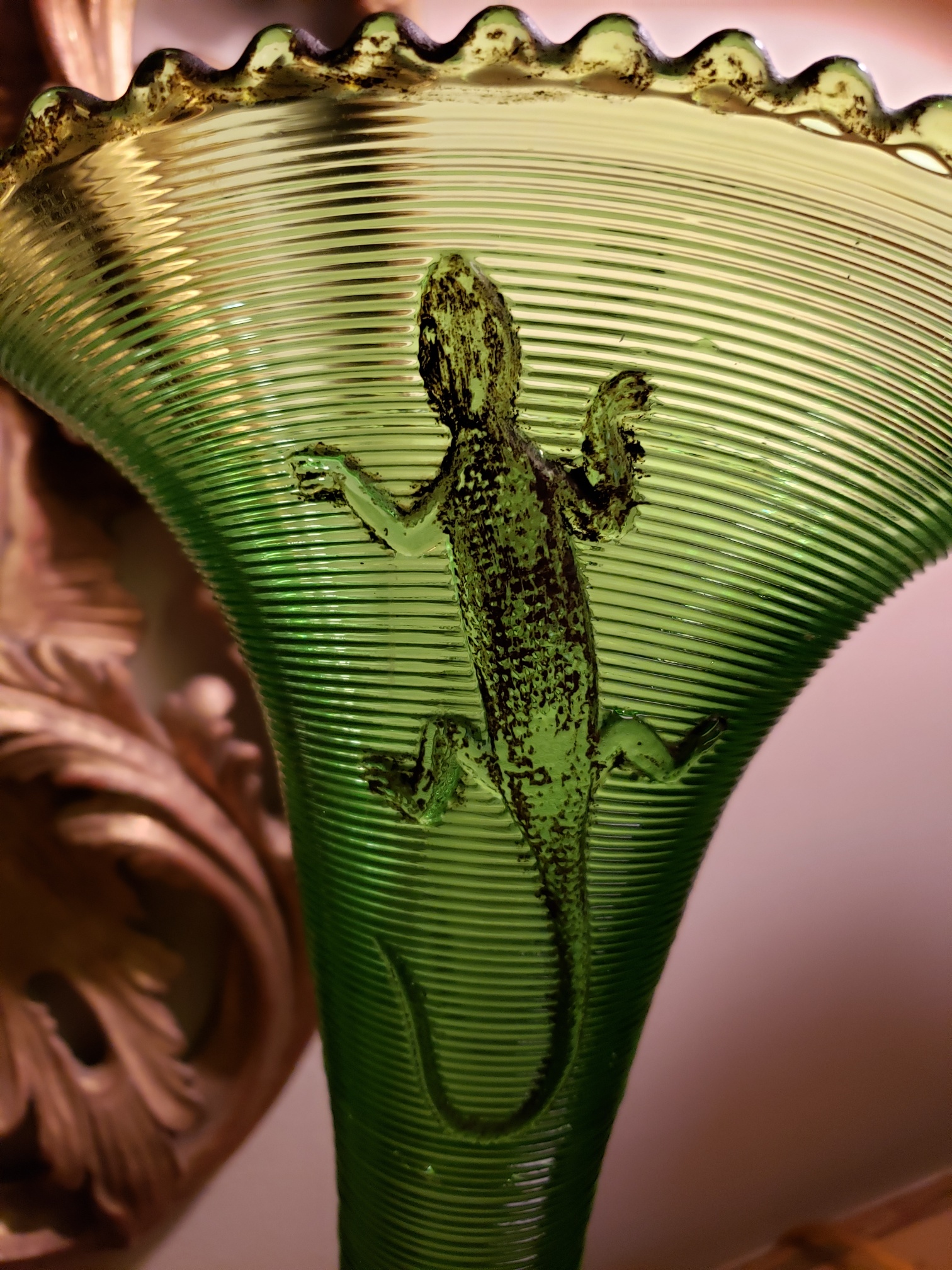 Lizard Vase 2.jpg