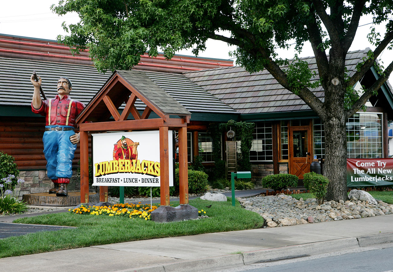 lumberjacks-restaurant-1.jpg