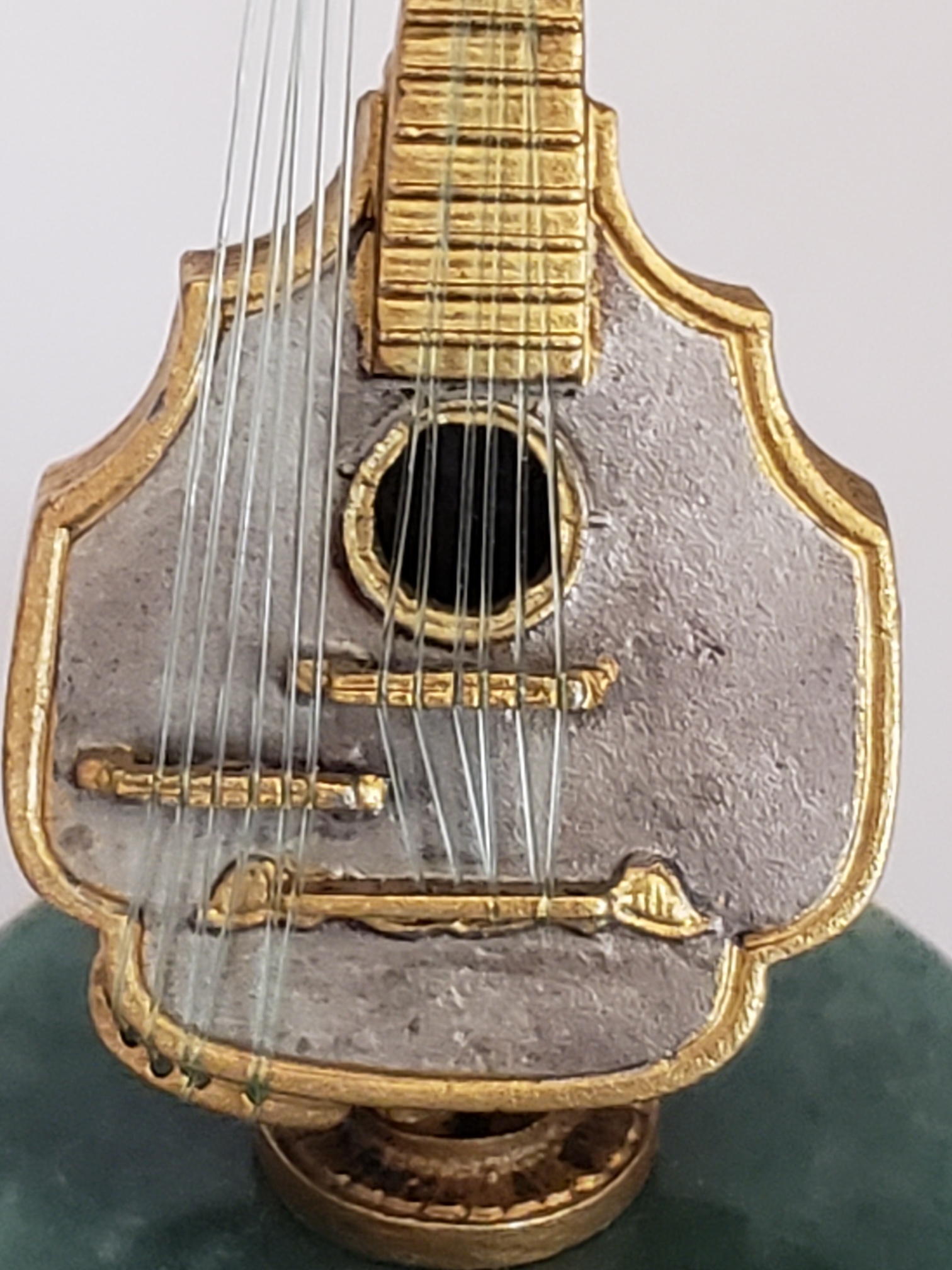 Lute4.jpg