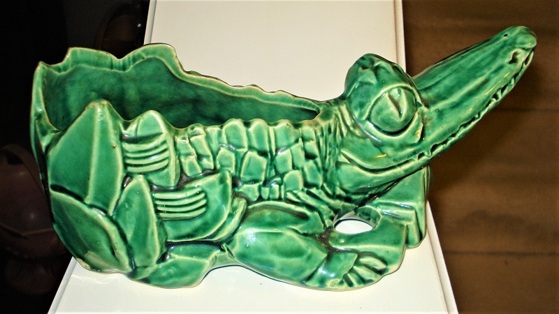 mccoy alligator planter.jpg