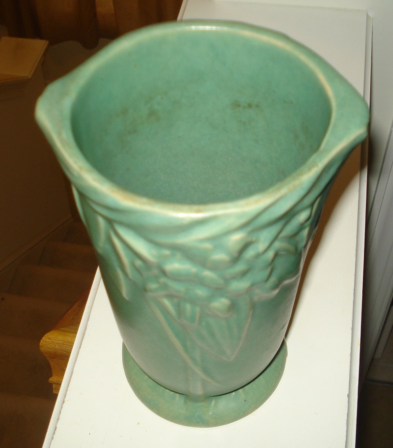 McCoy Pottery early vase - green 2.jpg