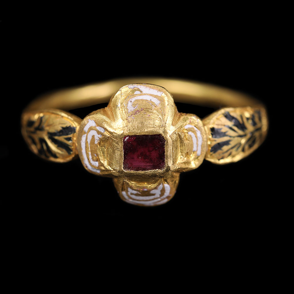 medieval-gold-ring-with-ruby-1.jpg