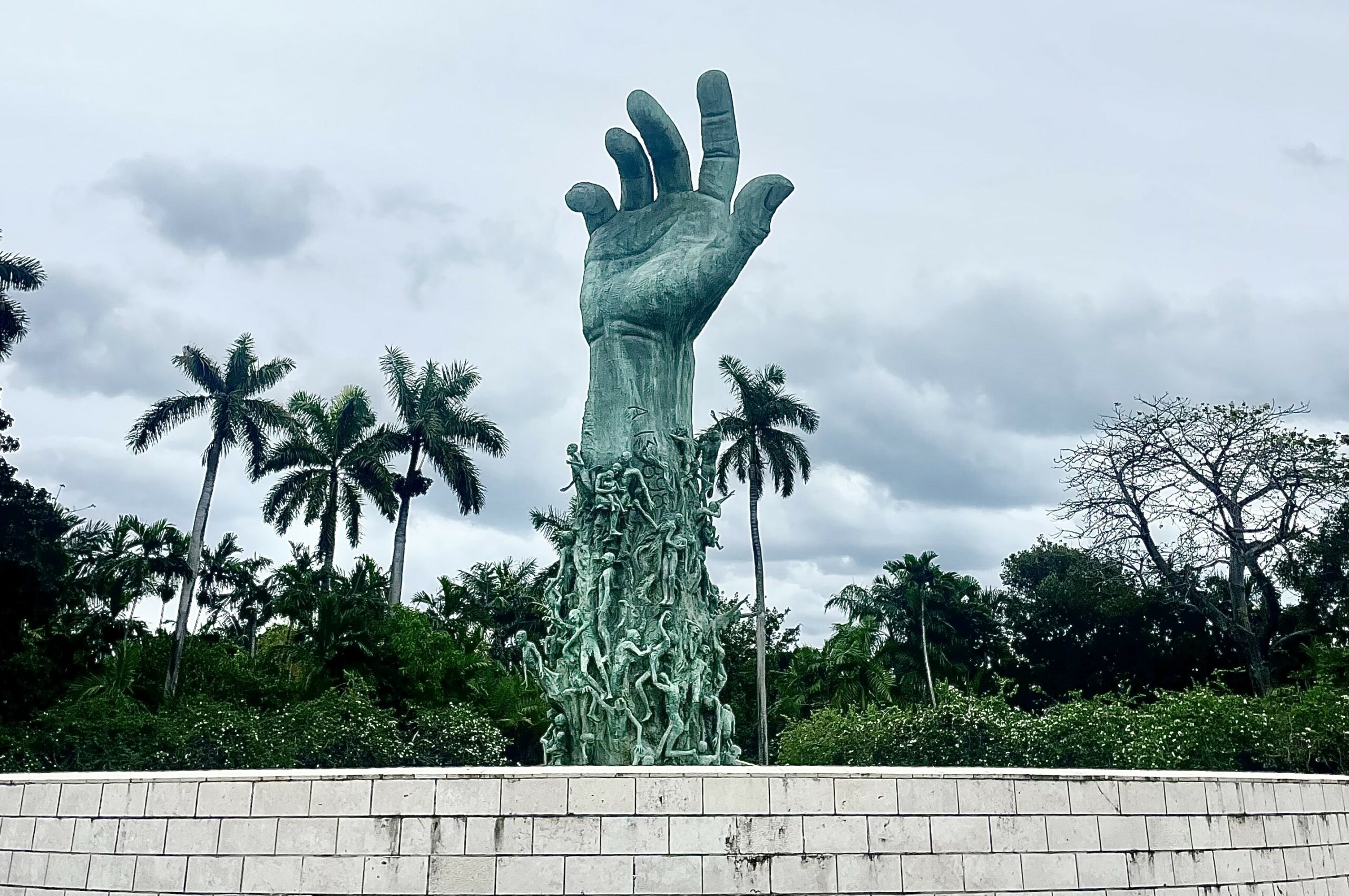 Miami-holocaust-museum-Anne-van-Mill-hand-cropped-rszd-scaled.jpeg