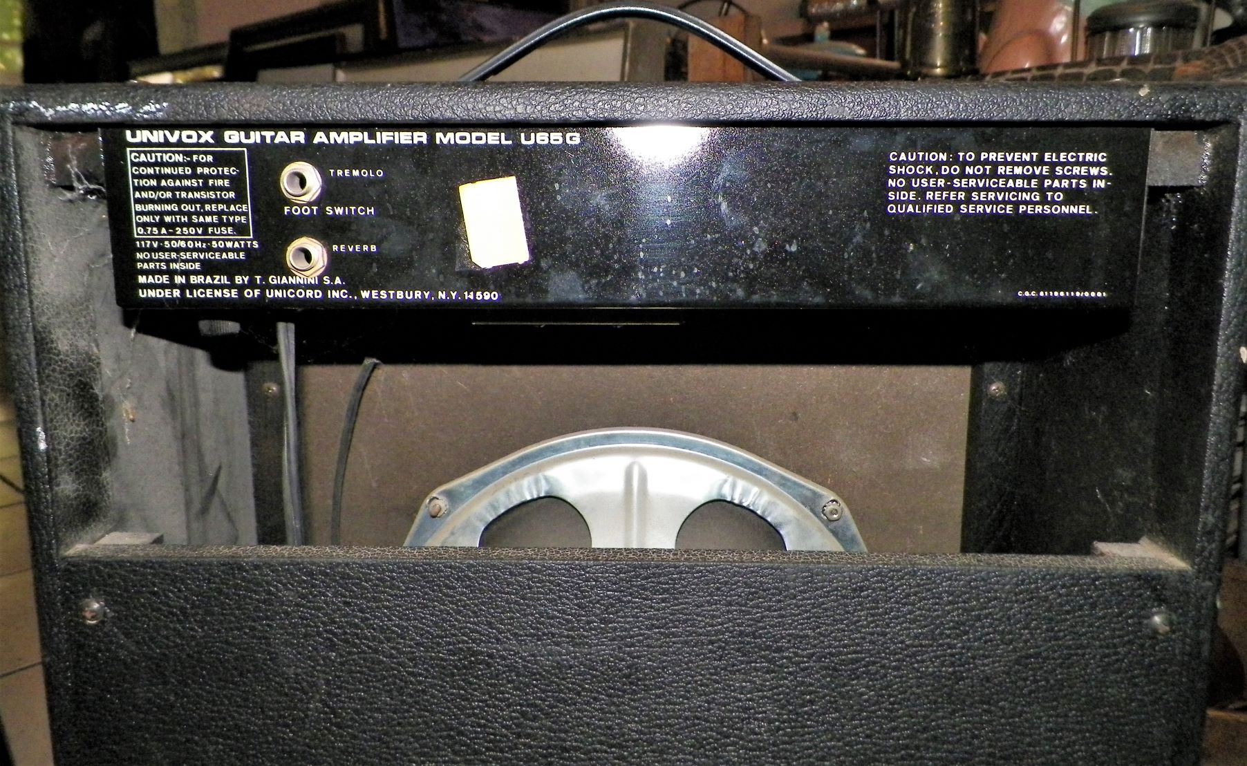 MUSIC AMPLIFIER UNIVOX 4AAZZ.JPG