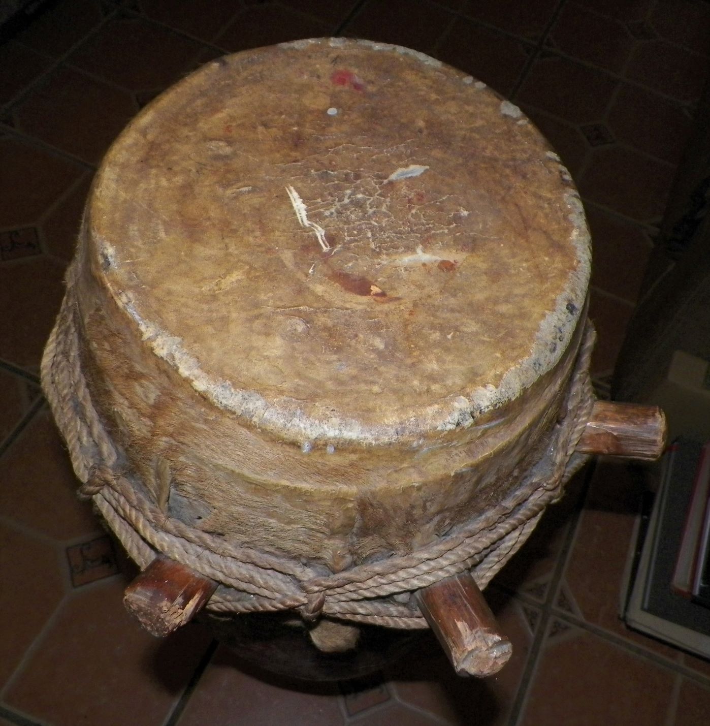 MUSIC DRUM AFRICAN 4AA.JPG