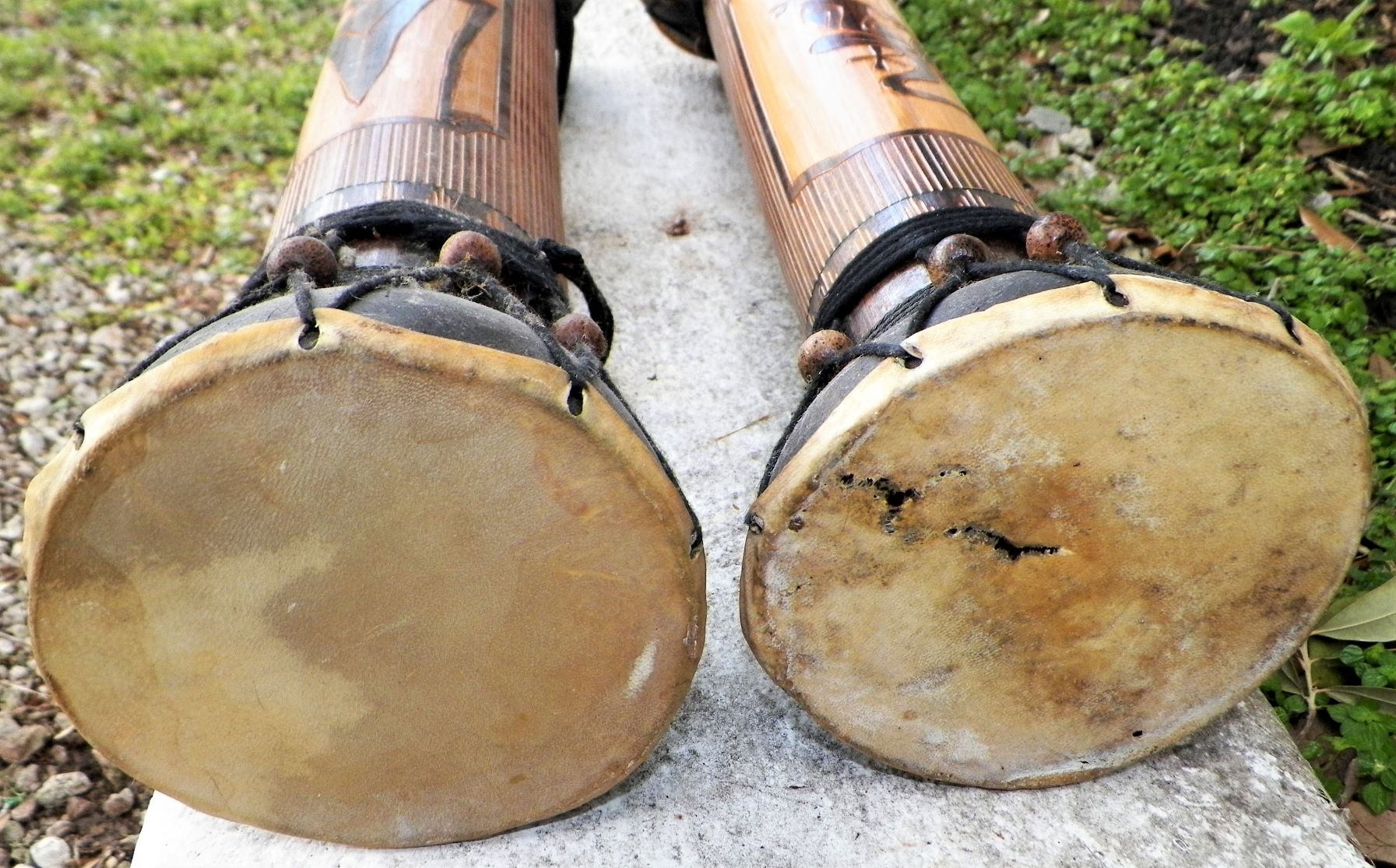 MUSIC DRUM AFRICAN PAIR CARVED WOOD 5AA.JPG