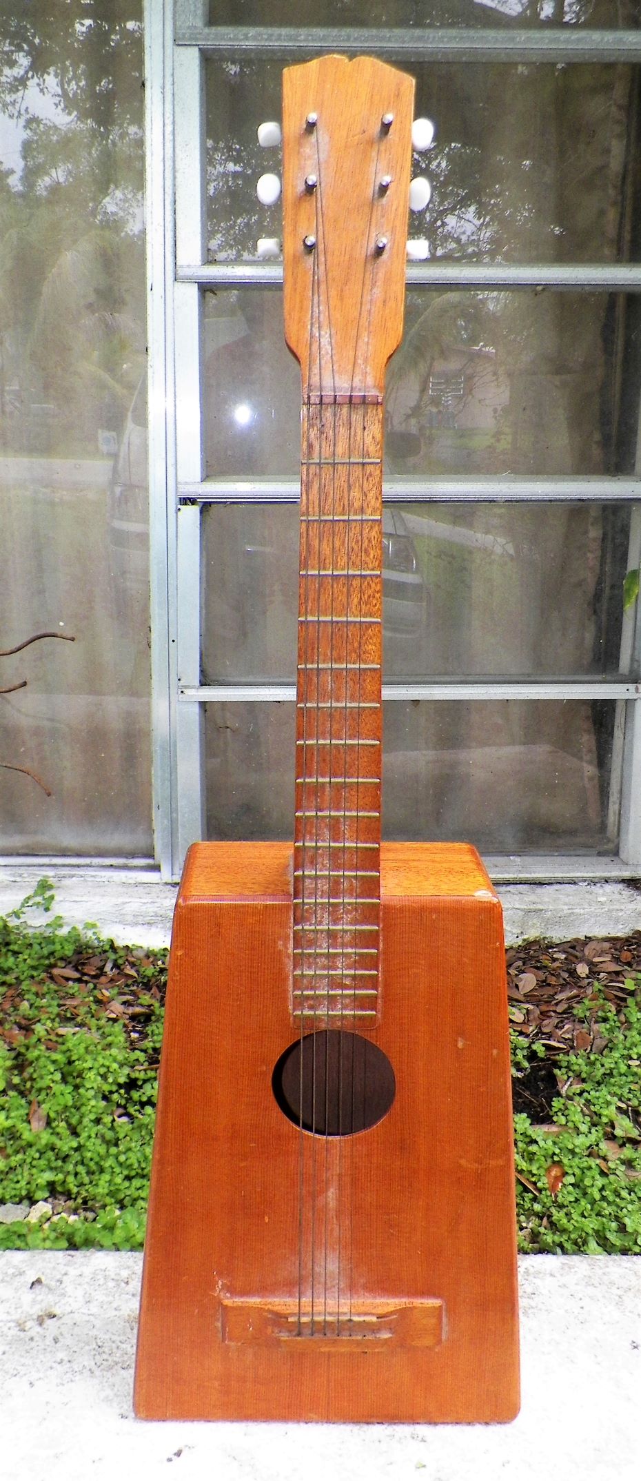 MUSIC GUITAR WOOD SQUARE HANDMASE 1AA.JPG