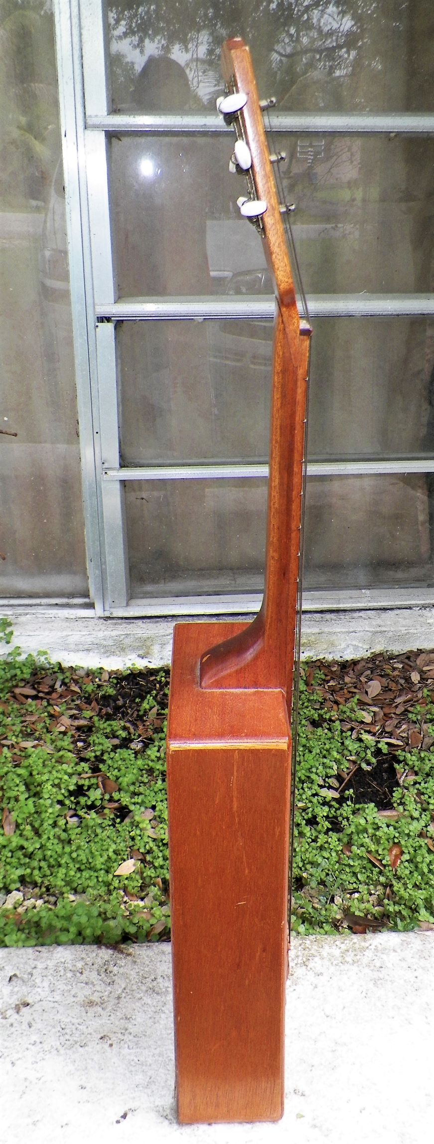 MUSIC GUITAR WOOD SQUARE HANDMASE 3A_AA.JPG