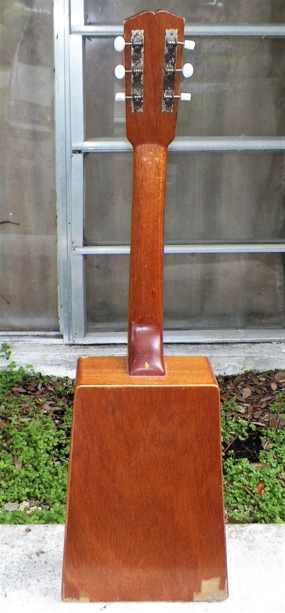 MUSIC GUITAR WOOD SQUARE HANDMASE 4AA.JPG