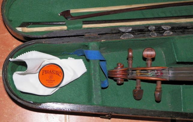 MUSIC VIOLIN IN COFFIN CASE 9A_AA.JPG