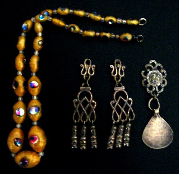 NECKLACE AND EARRINGS 001-001.JPG