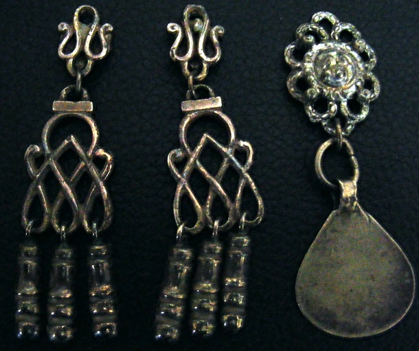 NECKLACE AND EARRINGS 004-001.JPG