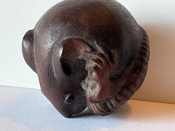 Netsuke profile 2.JPG