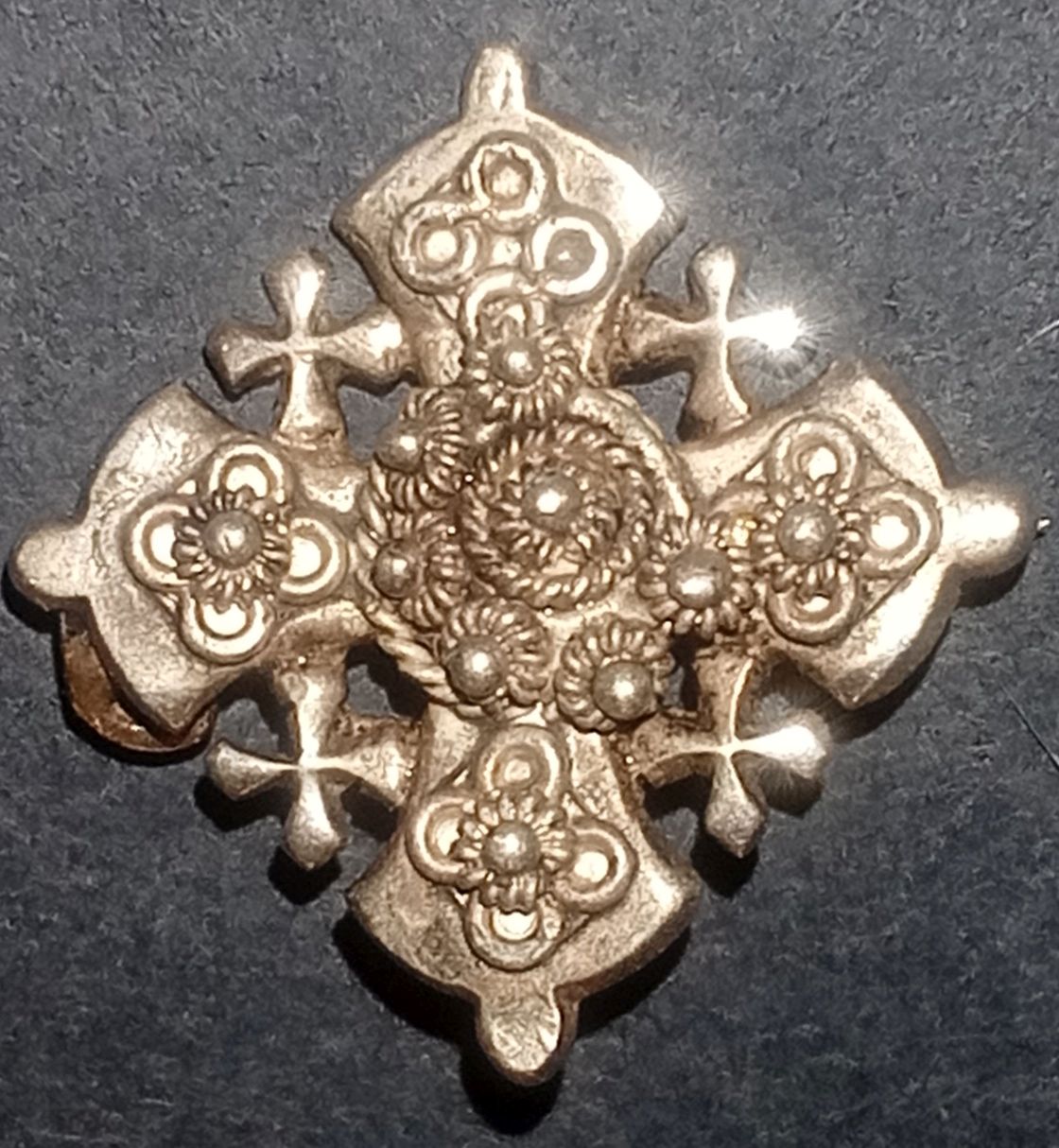 old brooch 1.jpg