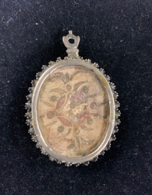 Ornate Portrait Locket - 2.png