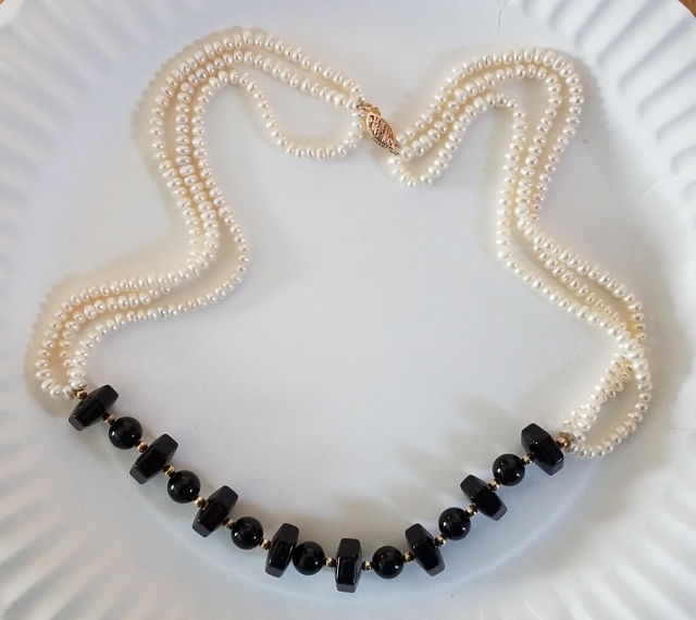 pearls onyx (640x570).jpg