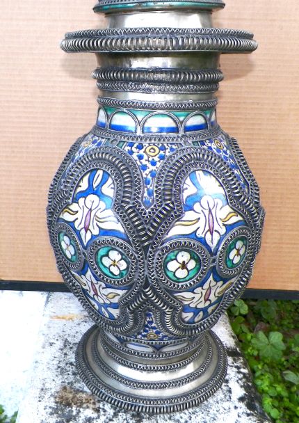 POTTERY MORROCAN VASE JAR WITH LID 3AAA.JPG