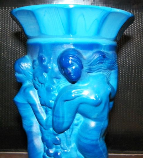 POTTERY VASE BLUE NUDE FIGURES 2BAA.JPG