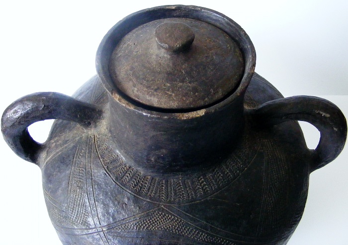 POTTERY VESSEL 001-001.JPG