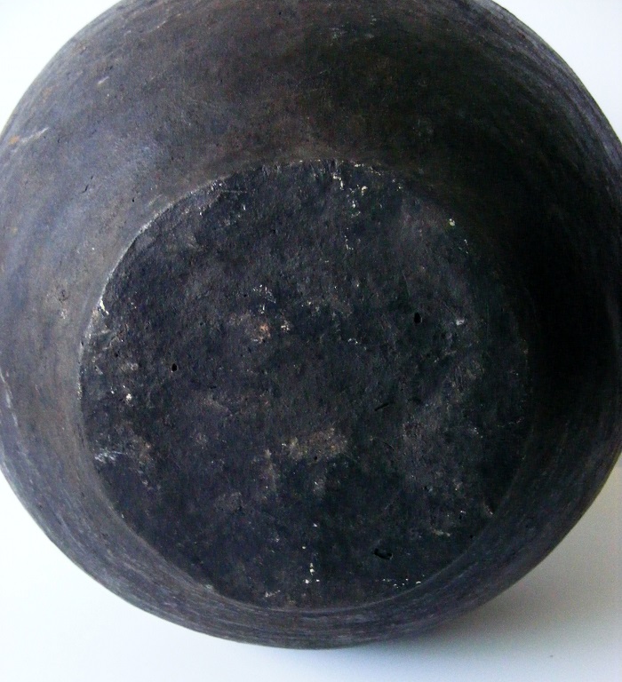 POTTERY VESSEL 003-001.JPG