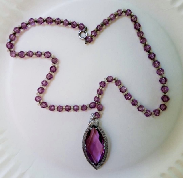 Purple glass necklace Duncans (640x622).jpg