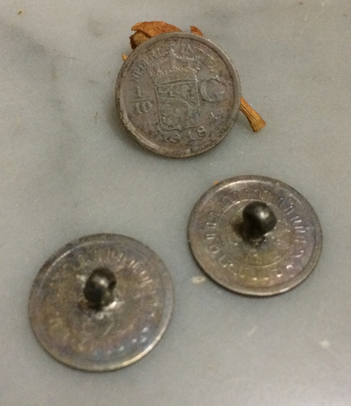 real coin buttons1.jpg