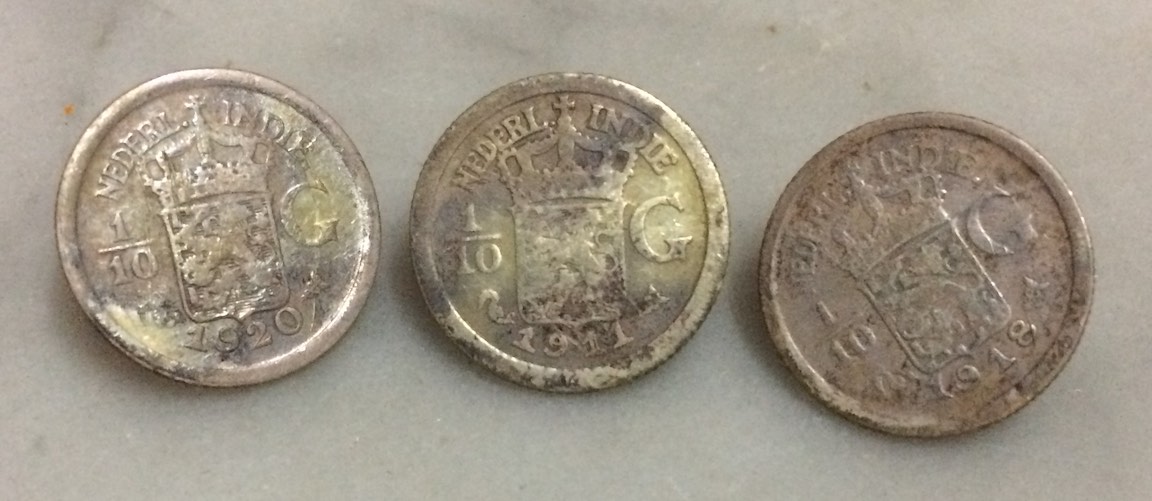 real coins buttons2.jpg