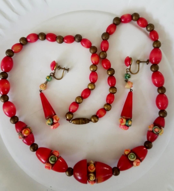 Red Floral Bead set (584x640).jpg