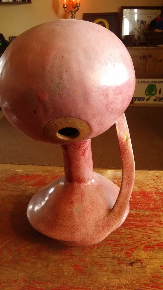 red pottery thing2.jpg