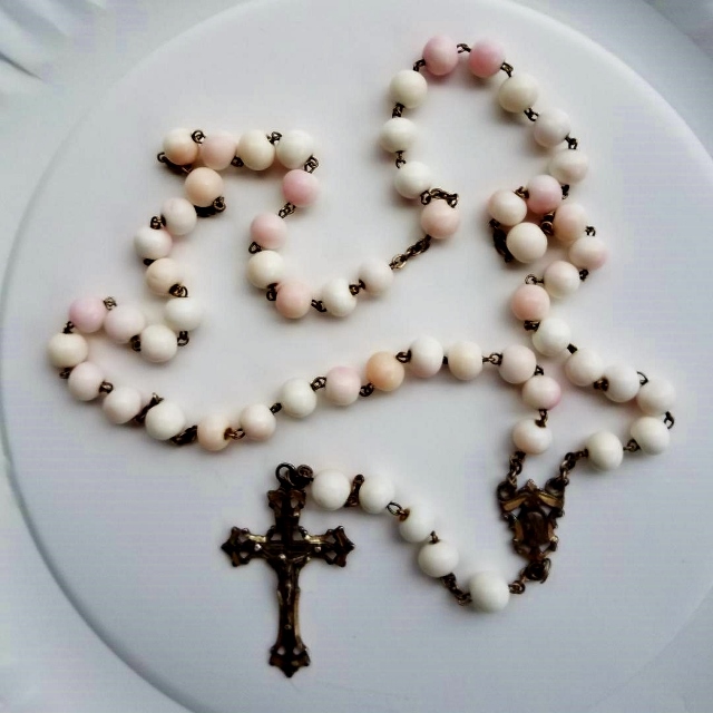 Rosary Queen Conch (640x640).jpg