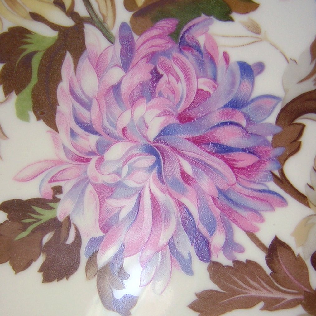 RosenthalChrysanthemumFlowerGermanPorcelainShallowFootedBowlSalver-b.jpg