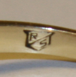 rs-within-a-shield-on-14k-gold-ring-21591837.jpg