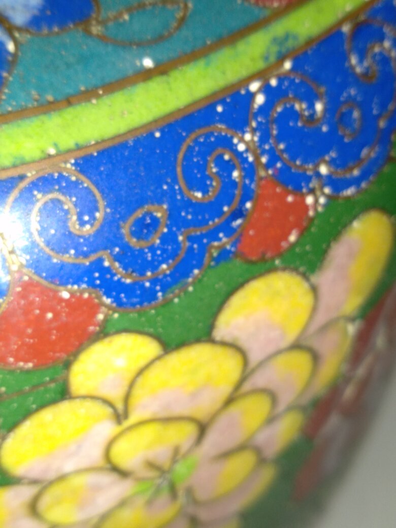 rsz_pair_of_cloisonne_vase_close_ups_008.jpg