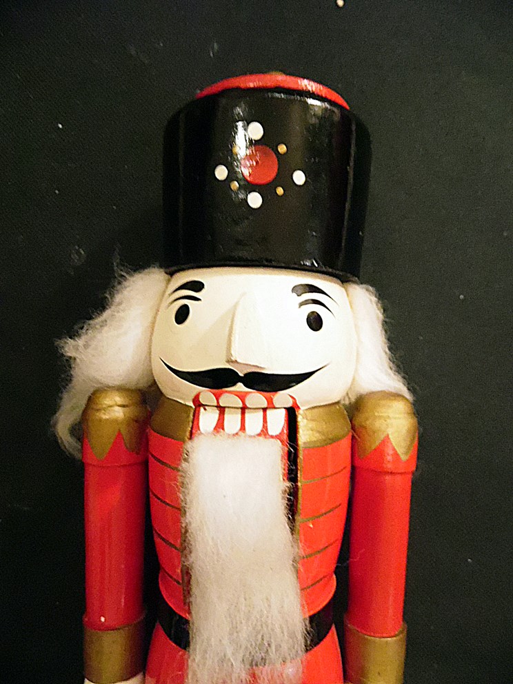 hello kitty nutcracker figurine