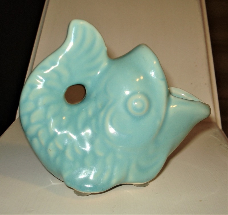 shawnee pottery fish.jpg