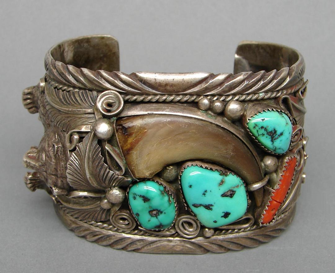 Silver-Native_American-Bracelet-Turquoise_Coral_Bear-M_Thomas_Jr-fr.jpg