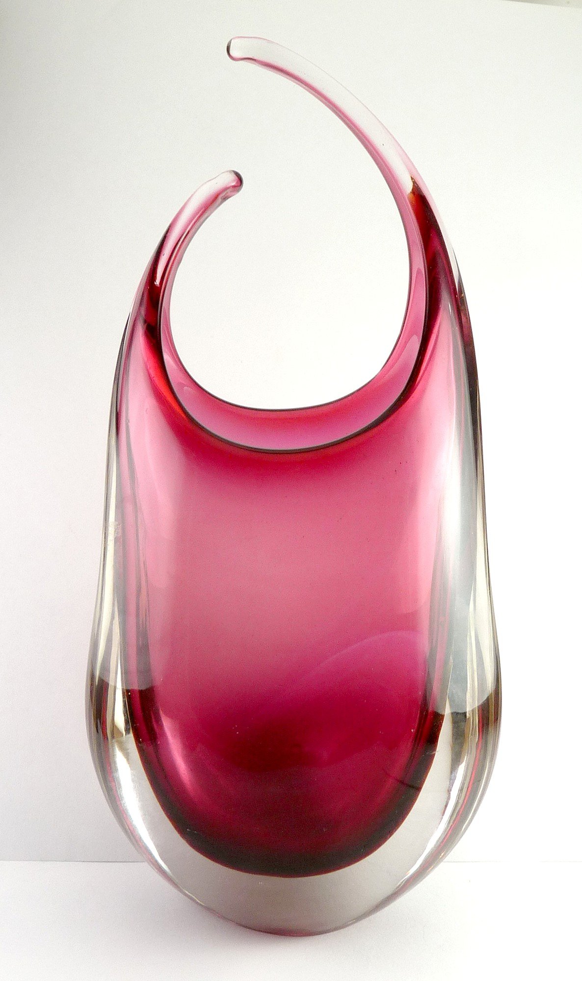 Sommerso_pink_clear_loop_vase_1.JPG