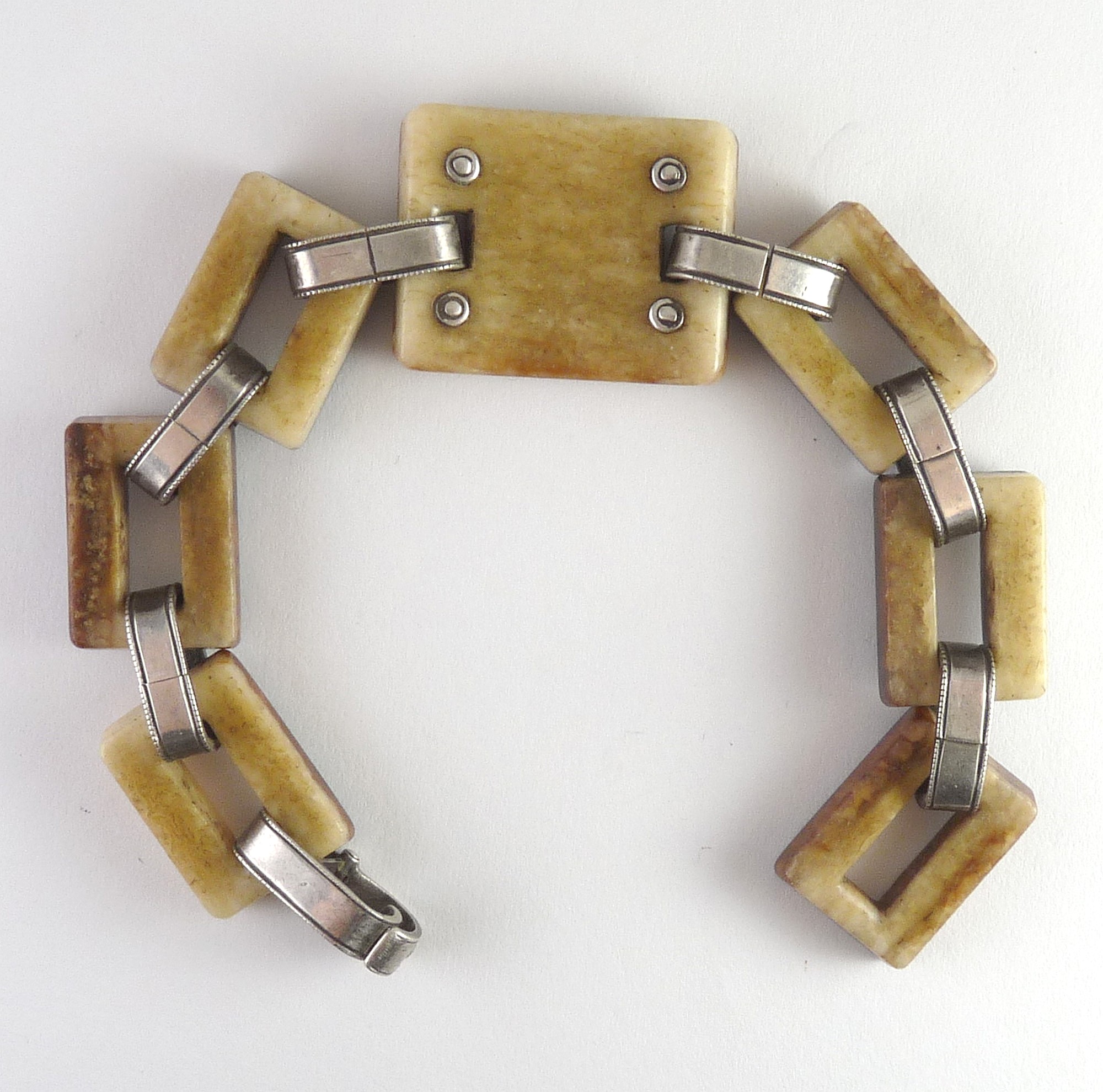 SS_Carved_links_brac_2.JPG