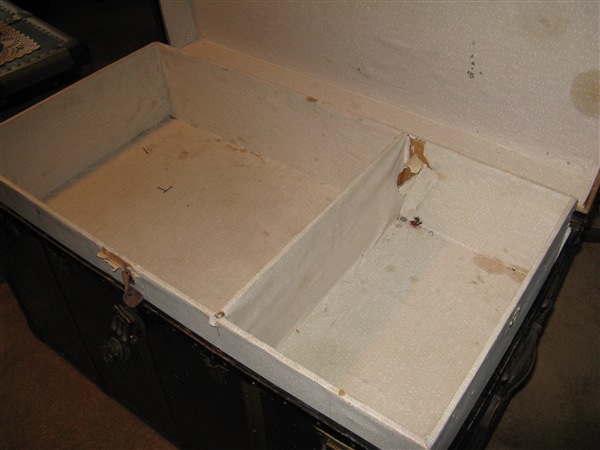 steamer trunk 002.jpg