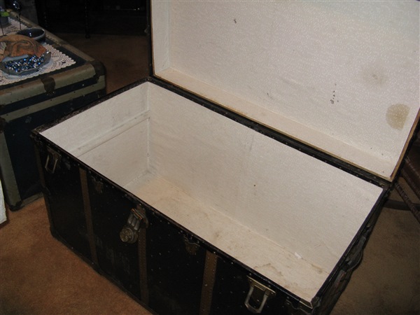 steamer trunk 003.jpg