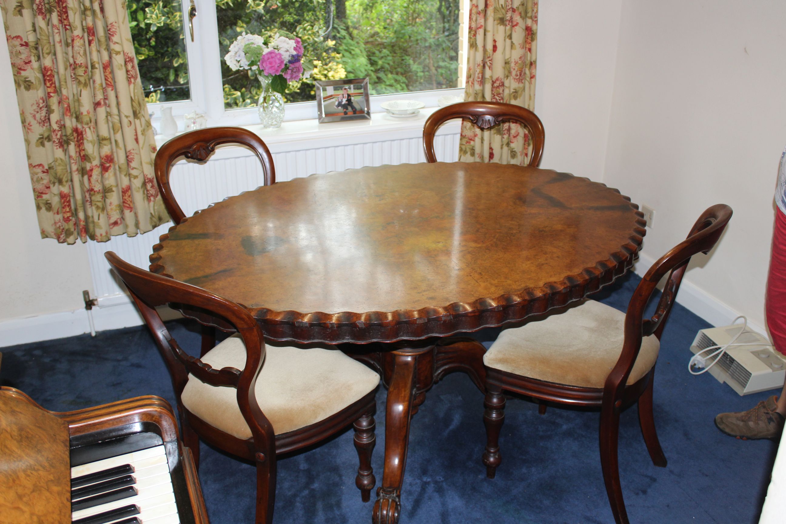 Pie Crust Table Antiques Board   Table 1 Jpg.277814