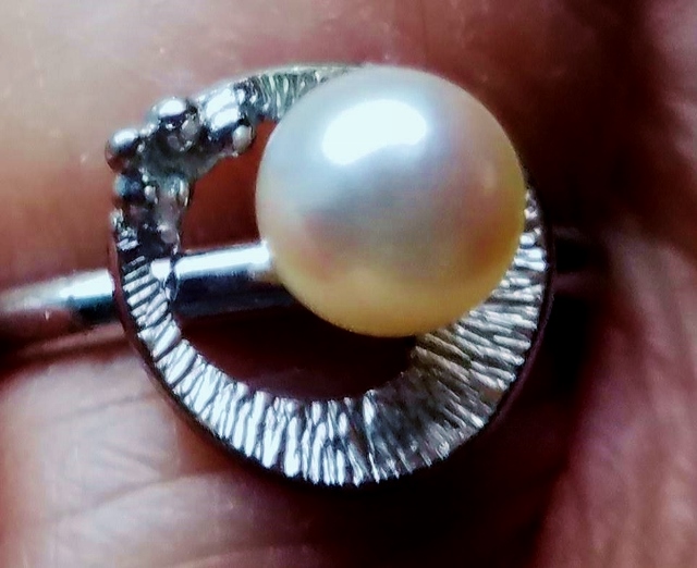 Tasaki Pearl Ring (640x522).jpg