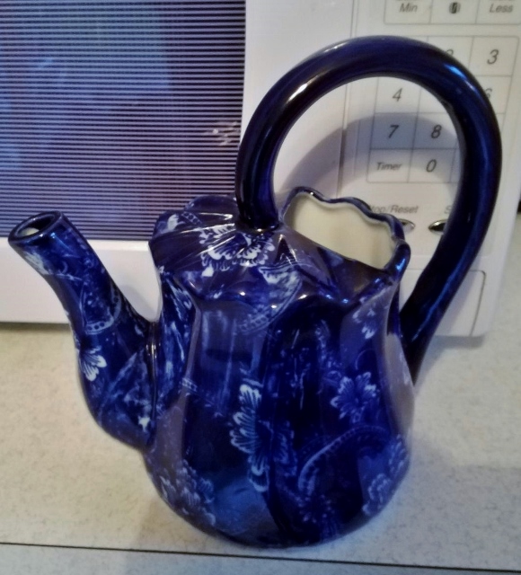 Teapot blue full (580x640).jpg