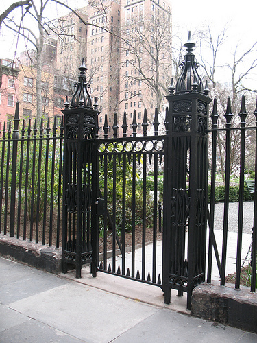 the-gates-of-Gramercy-Park.jpg