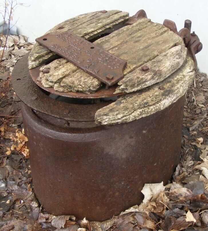 Toilet Lid Fly Proof.jpg