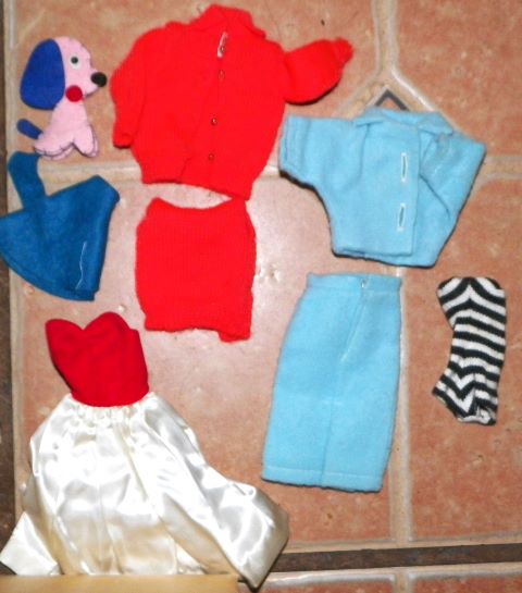 TOY BARBIE 1958 A GROUP CLOTHES 1CAA.JPG