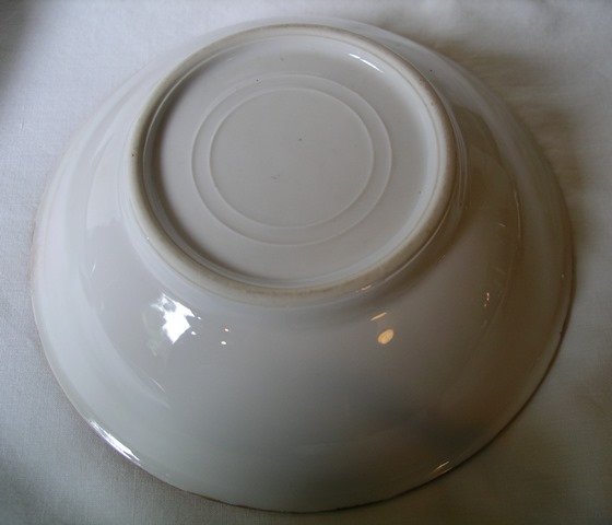 Unknown hobbyist bowl underside.jpg